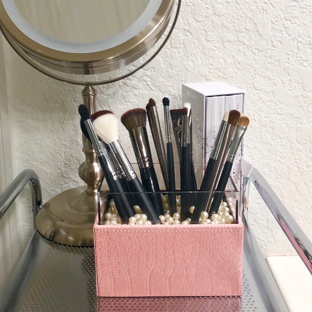 Pink Snakeskin Makeup Brush Organizer